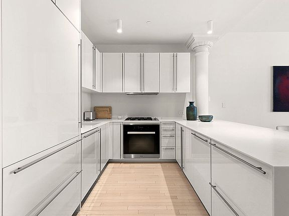 5th image of 60 W 20th St APT 5E