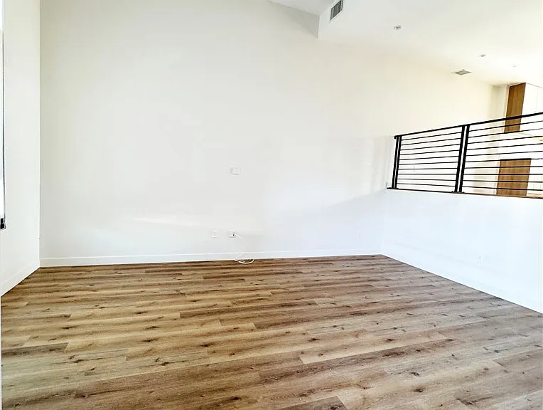 501 N Santa Anita Ave #B — Photo 3