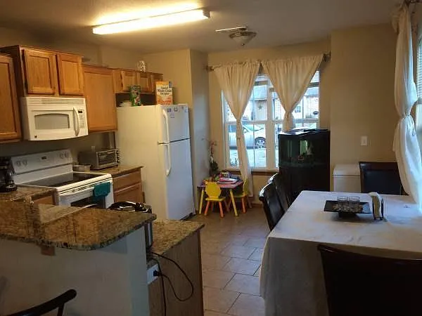 200 Foxglove St — Photo 18