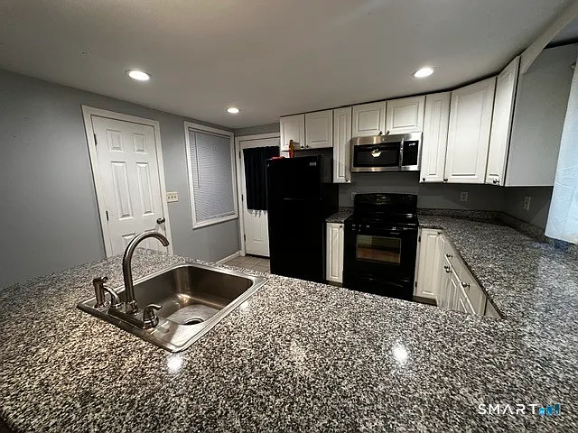1 bed, 1.0 bath, 660 sqft, $1,550 — Photo 2