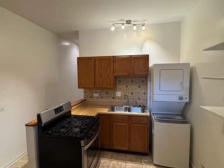 1419 W Lexington St #1 — Photo 6