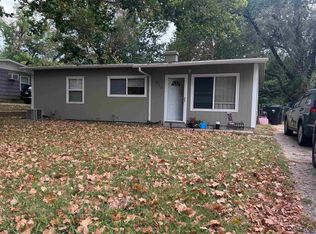 915 SW 31st St, Topeka, KS 66611