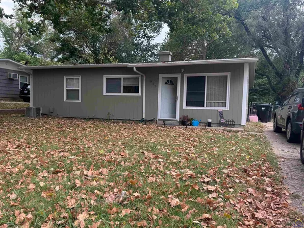 915 SW 31st St, Topeka, KS 66611