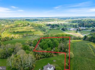 8 Deblyn V Ln, West Chester, PA 19382
