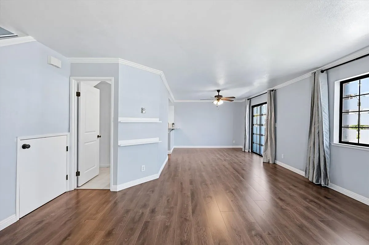 880 N Winchester Blvd — Photo 2