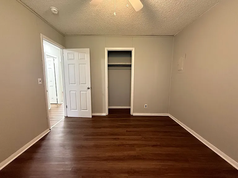 2303 Burns St — Photo 10