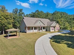 1560 Garland Mountain Trl, Waleska, GA 30183