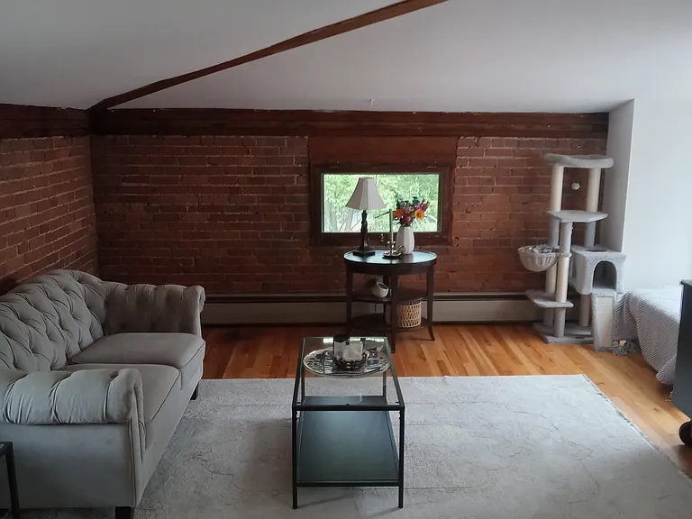 607 Chapel St — Photo 9