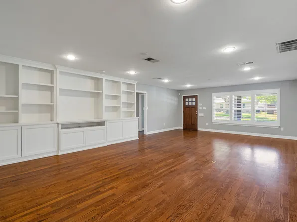 4628 Surf Dr, Dallas, TX 75214
