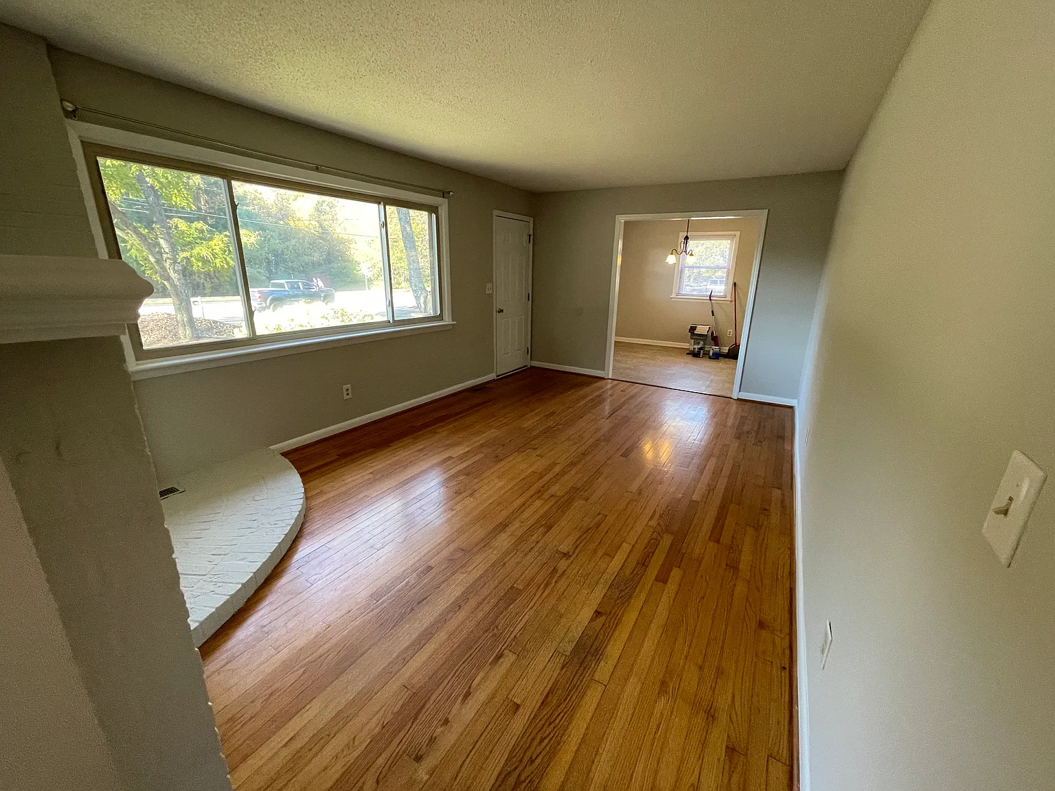 1379 S Main St — Photo 2