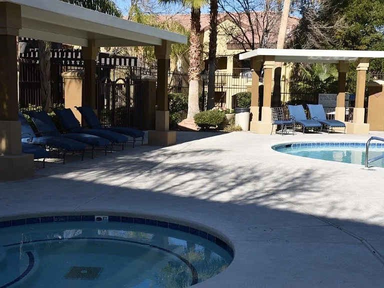 950 Ven Mls #523 — Photo 28