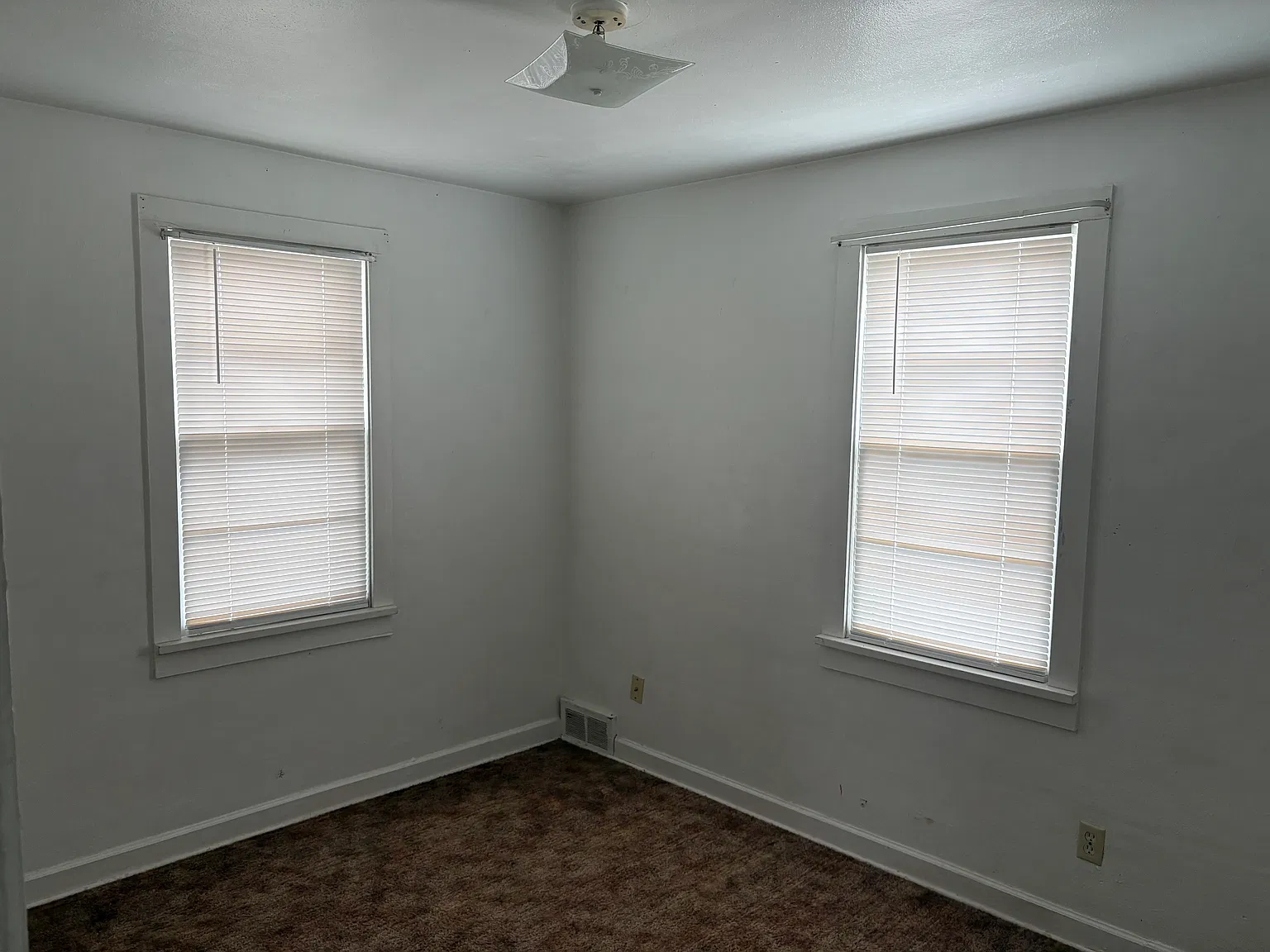 2 bed, 722 sqft, $1,000 — Photo 3