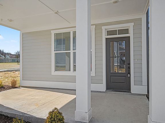 4th image of 133 Stella Dr