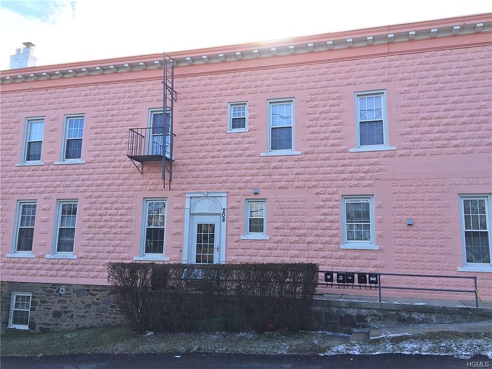1st image of 208 Tompkins Avenue #1