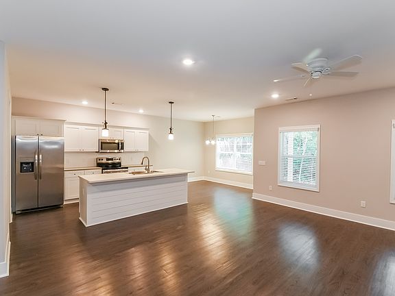 5th image of 55 Greyfield Dr
