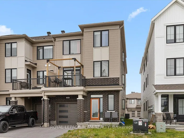 209 Hibernian Walk — Photo 2