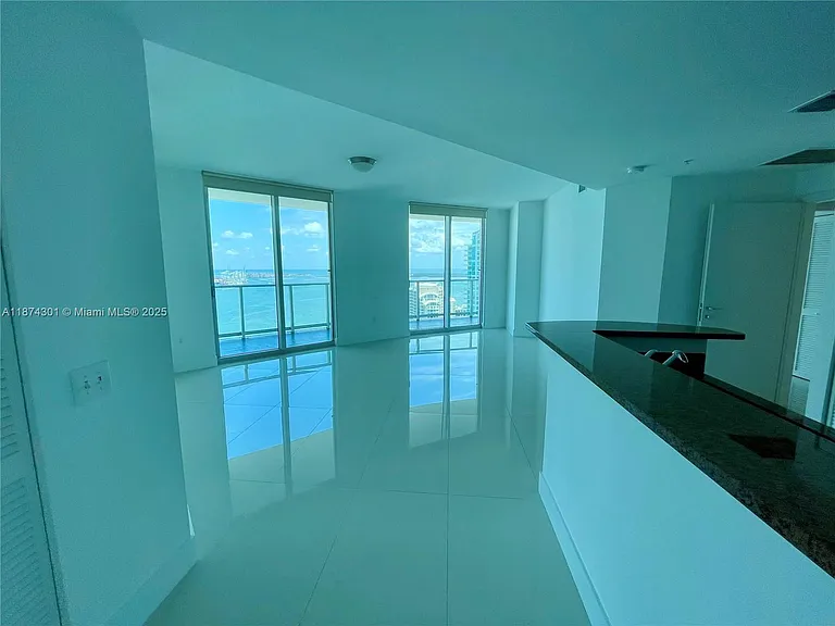 300 S Biscayne Blvd #3410 — Photo 3