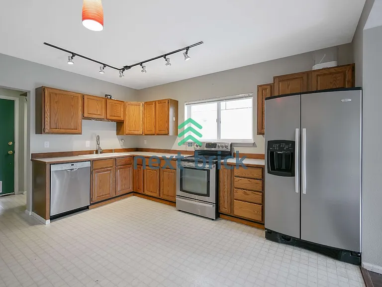 710 N 76th St — Photo 3