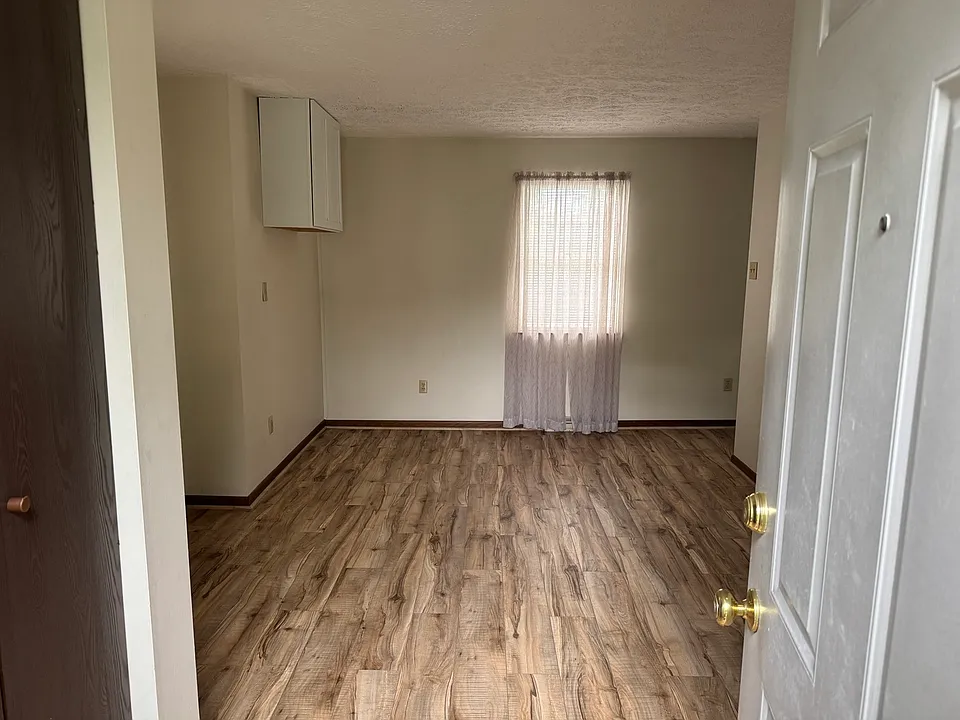220 Spring Ave #5