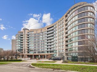 18 Valley Woods Rd #908, Toronto, ON M3A 0A1