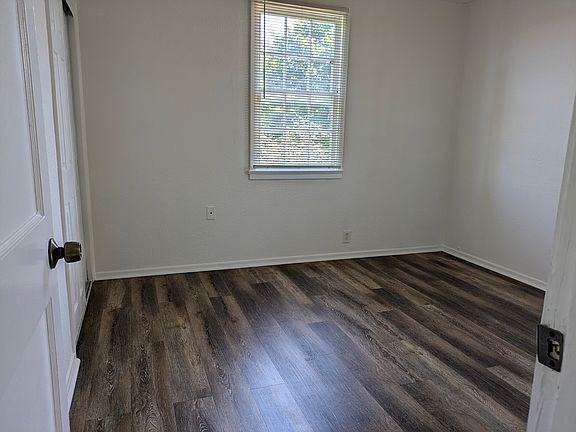 3rd image of 74 Werden St