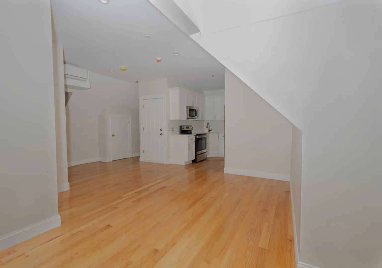 11 Park St — Photo 1