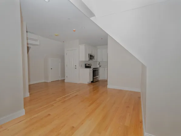 11 Park St, 11 Park St #3, Haverhill, MA 01830
