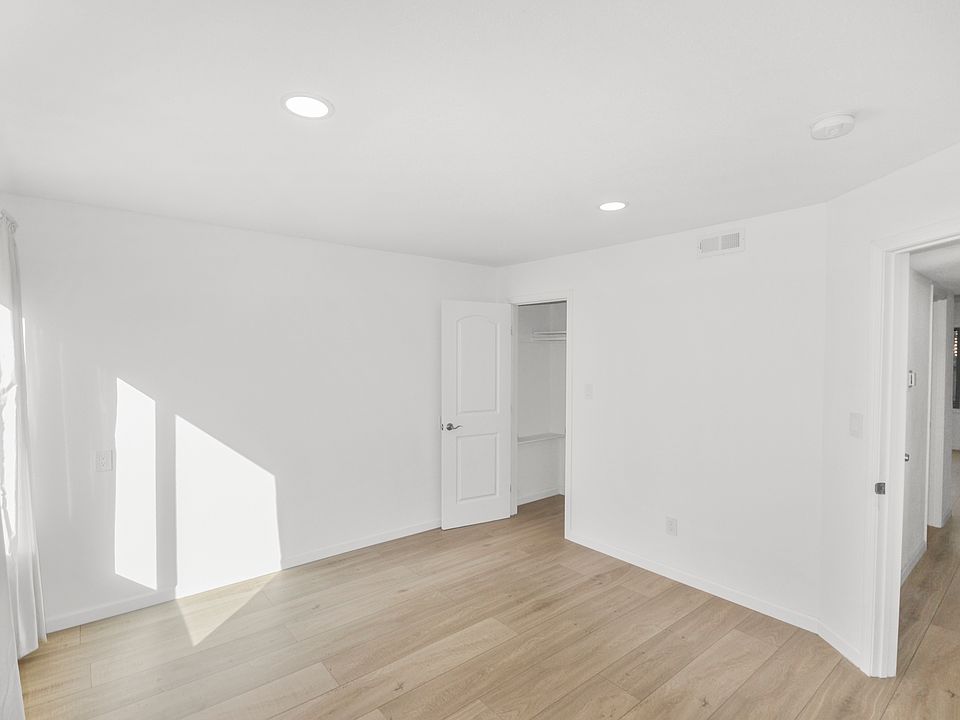 1st image of 339-341 Plymouth Ave #341A