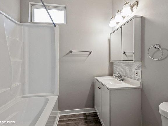 5th image of 522 W 81st St Unit 2