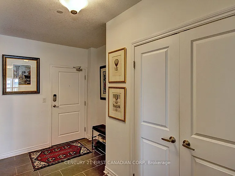 330 Ridout St N #2108 — Photo 4