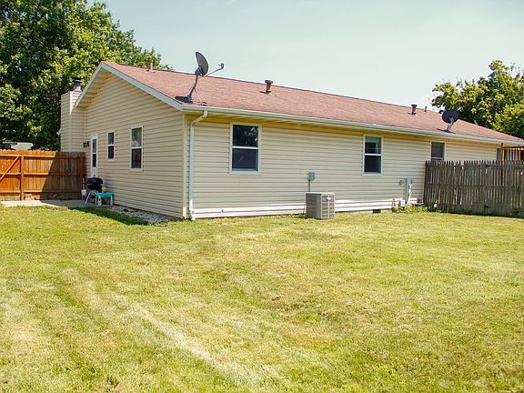 2nd image of 1260 Deerpath Dr