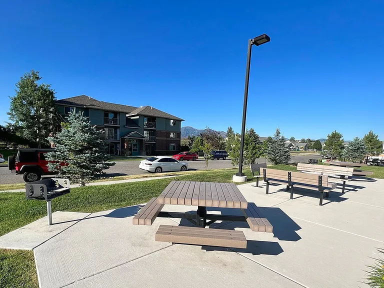 Spanish Peak Apartments — Photo 15