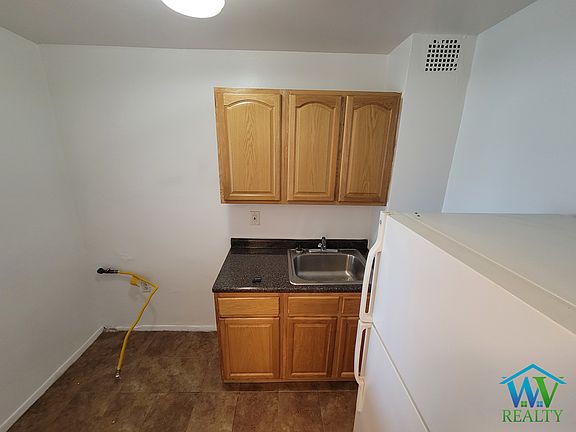 5th image of 2875 Bainbridge Ave #D7