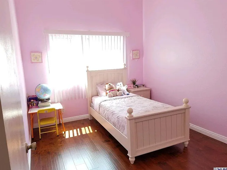 9414 Moonbeam Ave #15 — Photo 6