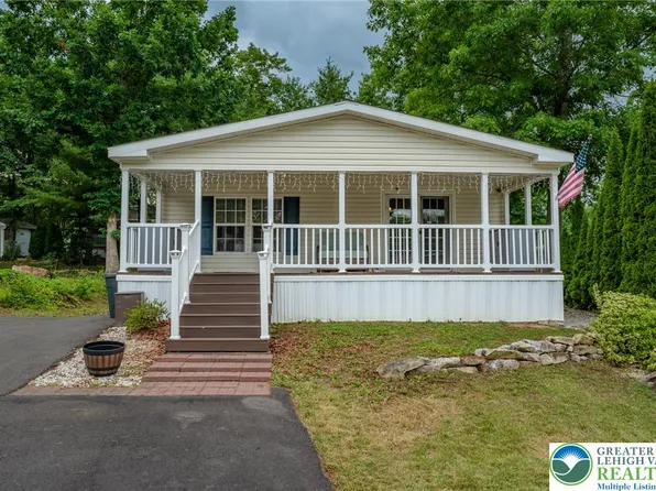 211 Hope Dr, New Ringgold, PA 17960