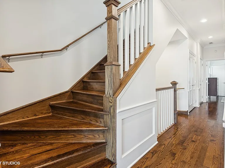 1215 W Barry Ave #3 — Photo 25