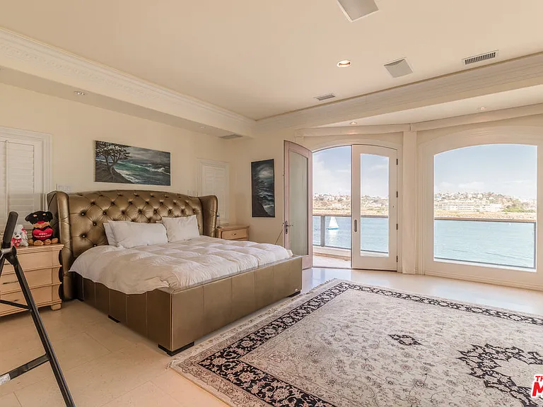 119 W Via Marina — Photo 17