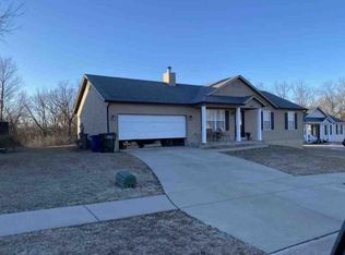 406 Pearl Creek Dr, Wentzville, MO 63385