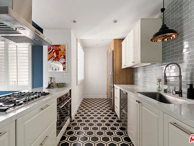 8455 Fountain Ave #301 — Photo 11