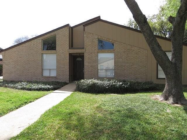 1st image of 5823 Caruso Forest Dr