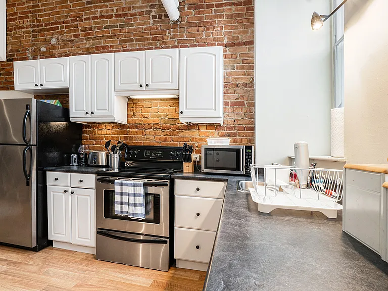 329 Johnson St #2 — Photo 6