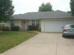 1013 N Dickerson Ave, Springfield, MO 65803