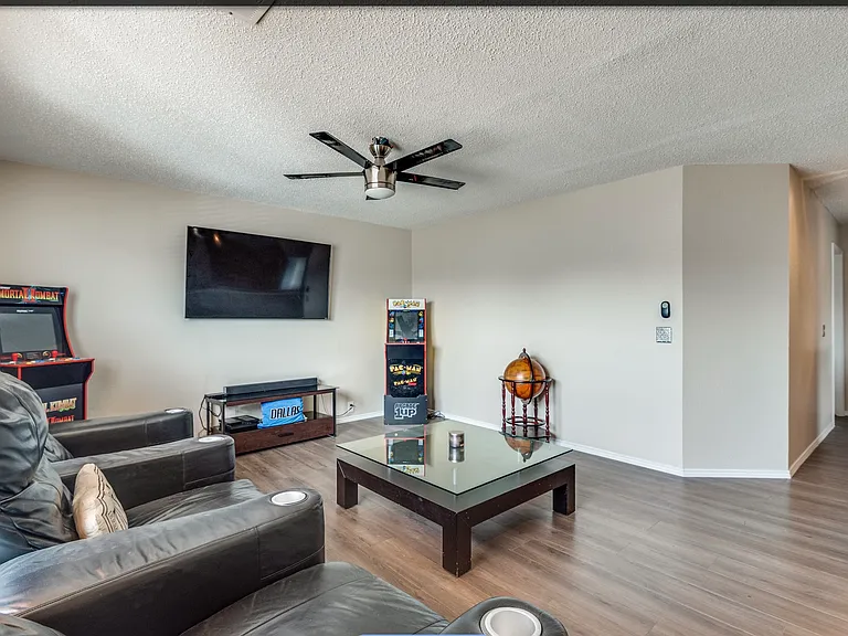 212 Prentice Dr — Photo 22
