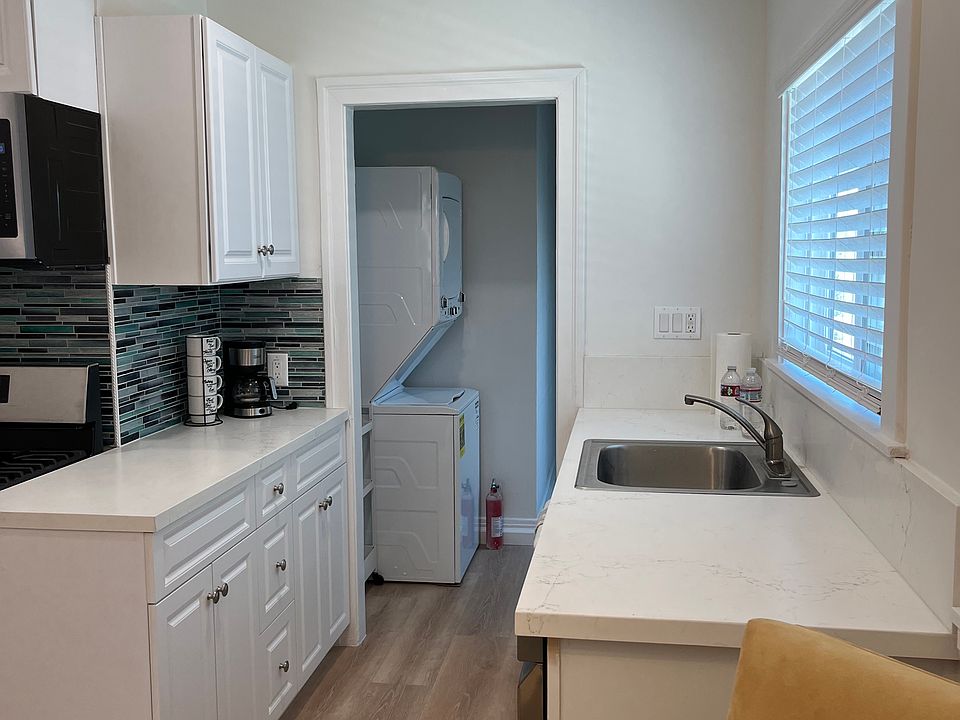 1st image of 3411 Glenhurst Ave #A