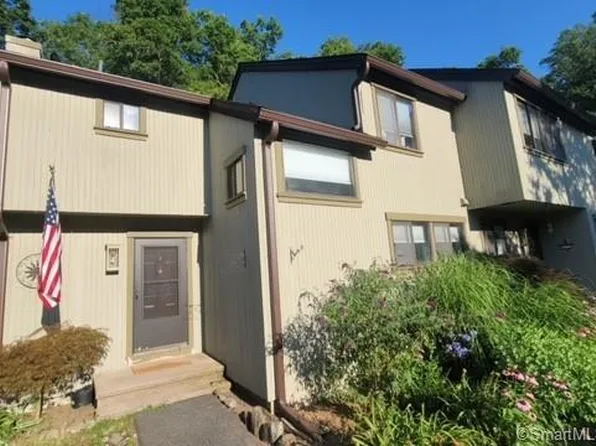 3 Fox Run #3, Woodbury, CT 06798