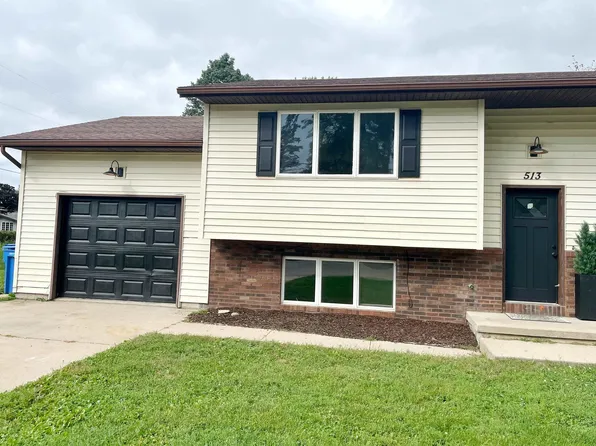 513 Village Dr, Belleville, WI 53508