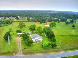1701 S Dobbs Rd, Harrah, OK 73045