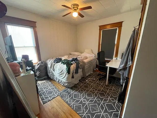 5 bed, $3,000 — Photo 2