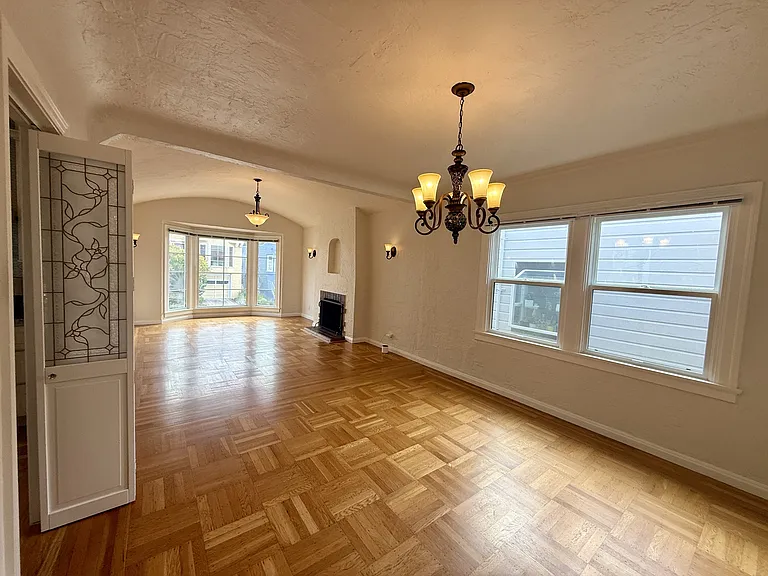 658 Rockdale Dr — Photo 8