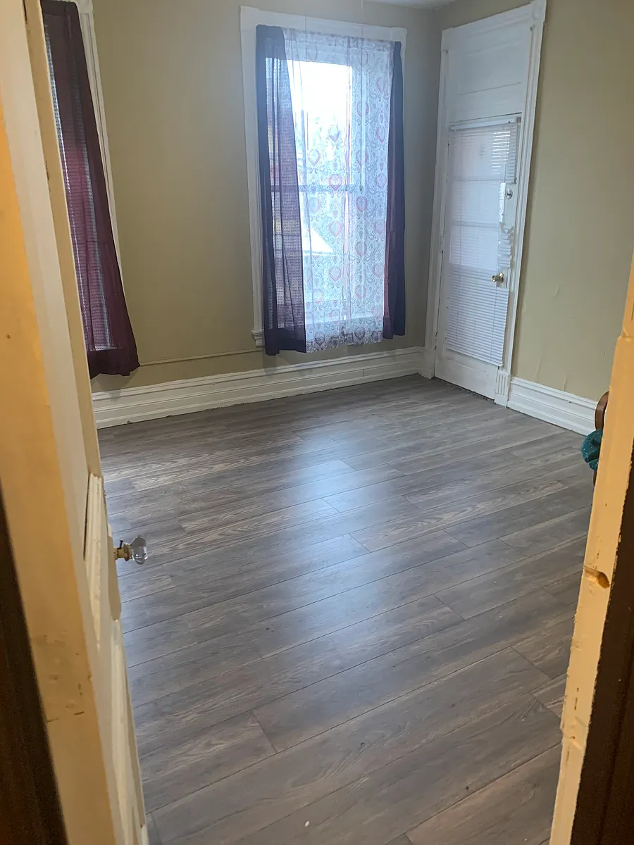 Building Photo - 631 N 5th St #2F